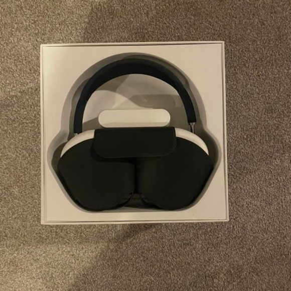 Airpod Max - Picture 1 of 5